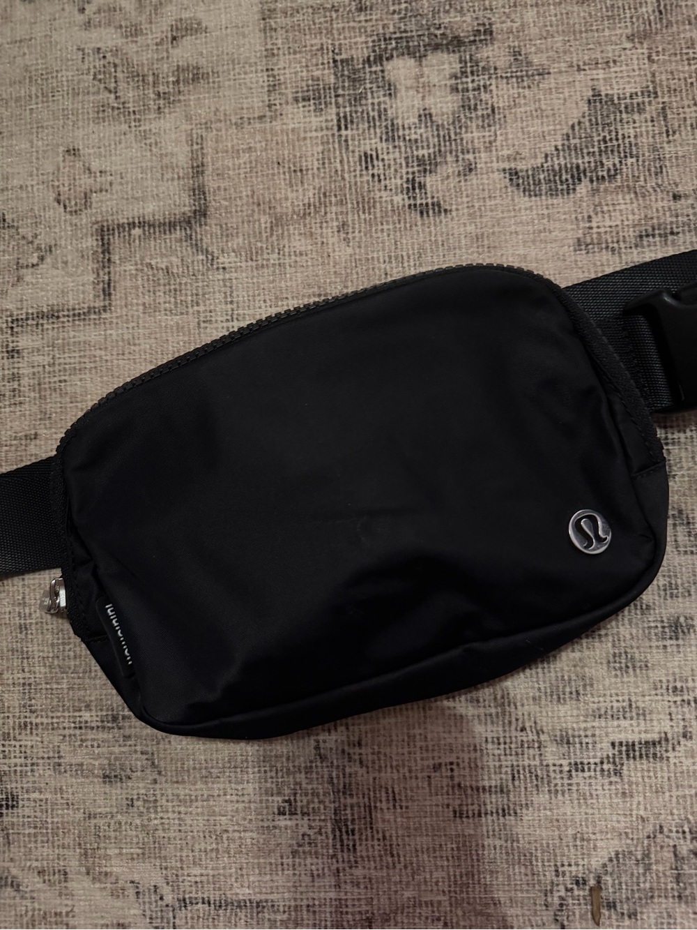 lululemon black belt bag - never used